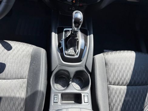 Used 2018 Nissan Rogue SV w/ Premium Package AWD/4WD image 19