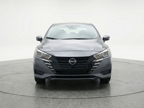 Used 2025 Nissan Versa SV image 2