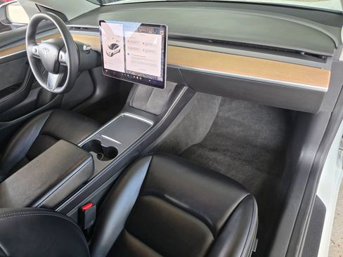 Used 2022 Tesla Model 3 Standard Range image 27
