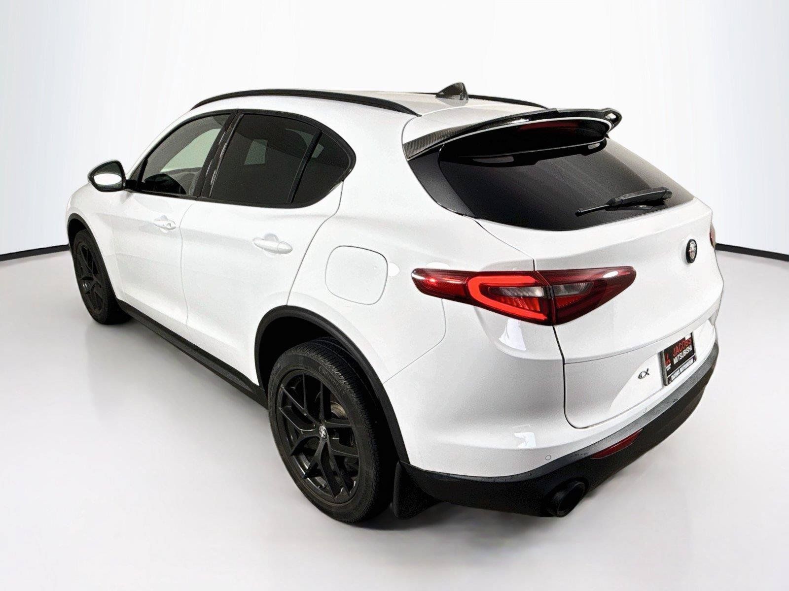 Used 2019 Alfa Romeo Stelvio Ti Sport w/ Quick Order Package 22S Sport AWD/4WD image 3