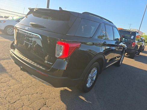 Used 2023 Ford Explorer XLT w/ Equipment Group 202A AWD/4WD image 3