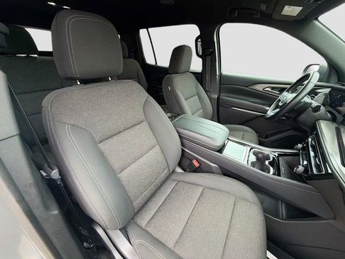 Used 2024 Chevrolet Traverse LT image 14