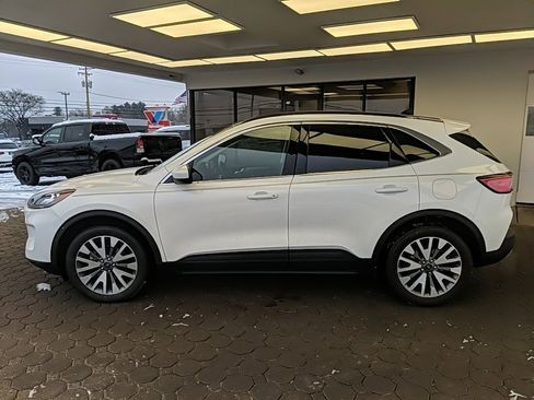 Certified 2022 Ford Escape Titanium w/ Class II Trailer Tow Package image 10