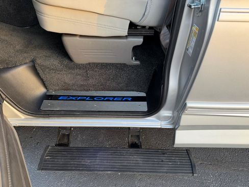 Used 2024 Chevrolet Express 2500 RWD image 5