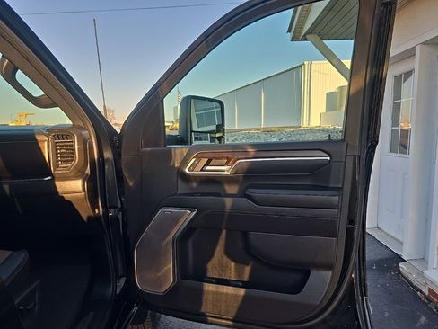 Used 2025 Chevrolet Silverado 3500 High Country w/ High Country Premium Package image 22