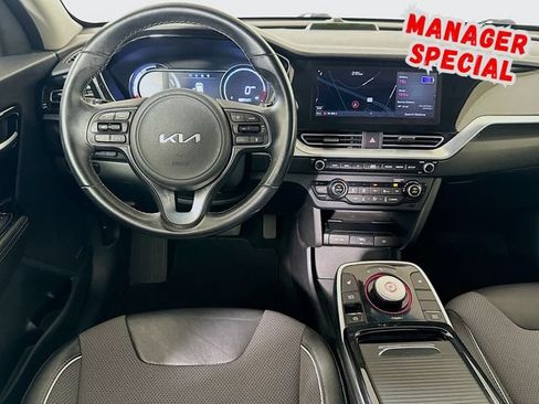 Used 2022 Kia Niro EX FWD image 25