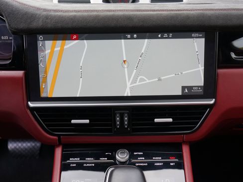 Used 2019 Porsche Cayenne image 25