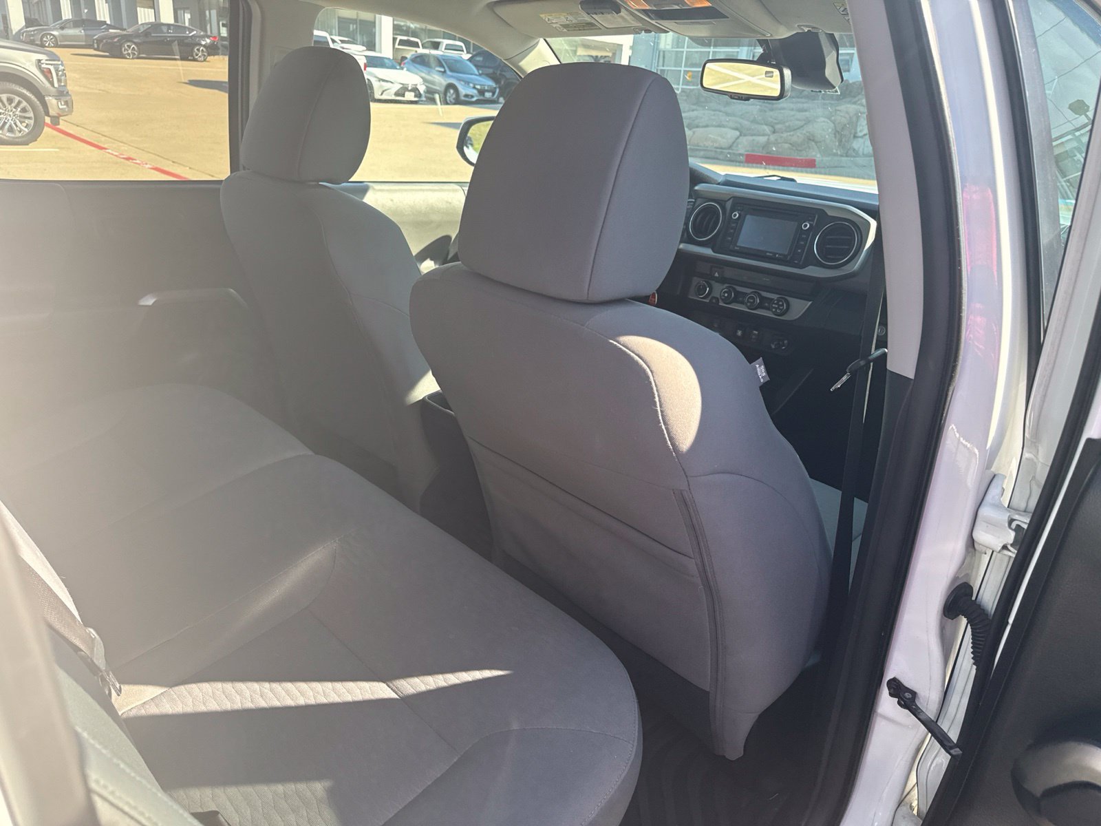 Used 2019 Toyota Tacoma SR5 AWD/4WD image 14