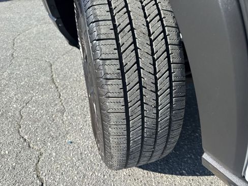 Used 2019 Ford Transit 250 130 Medium Roof image 24