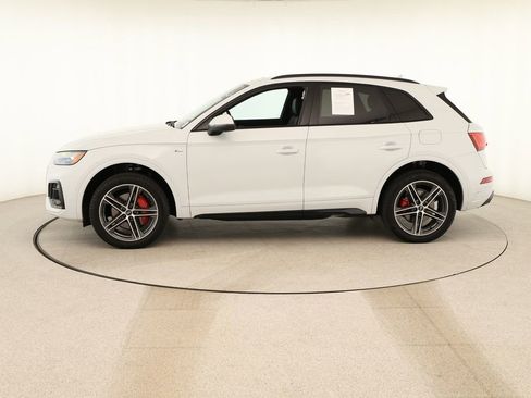 Certified 2025 Audi Q5 e Premium Plus w/ Premium Plus Package image 2