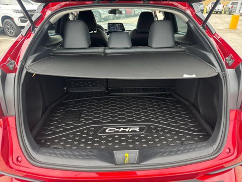 Used 2022 Toyota C-HR Limited FWD image 7