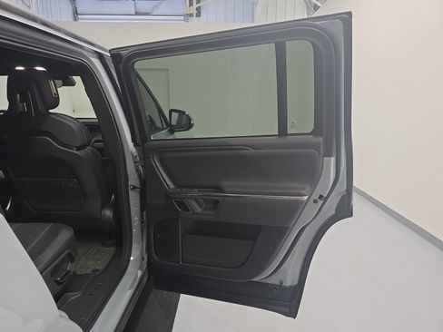 Used 2024 Rivian R1S Adventure AWD/4WD image 19