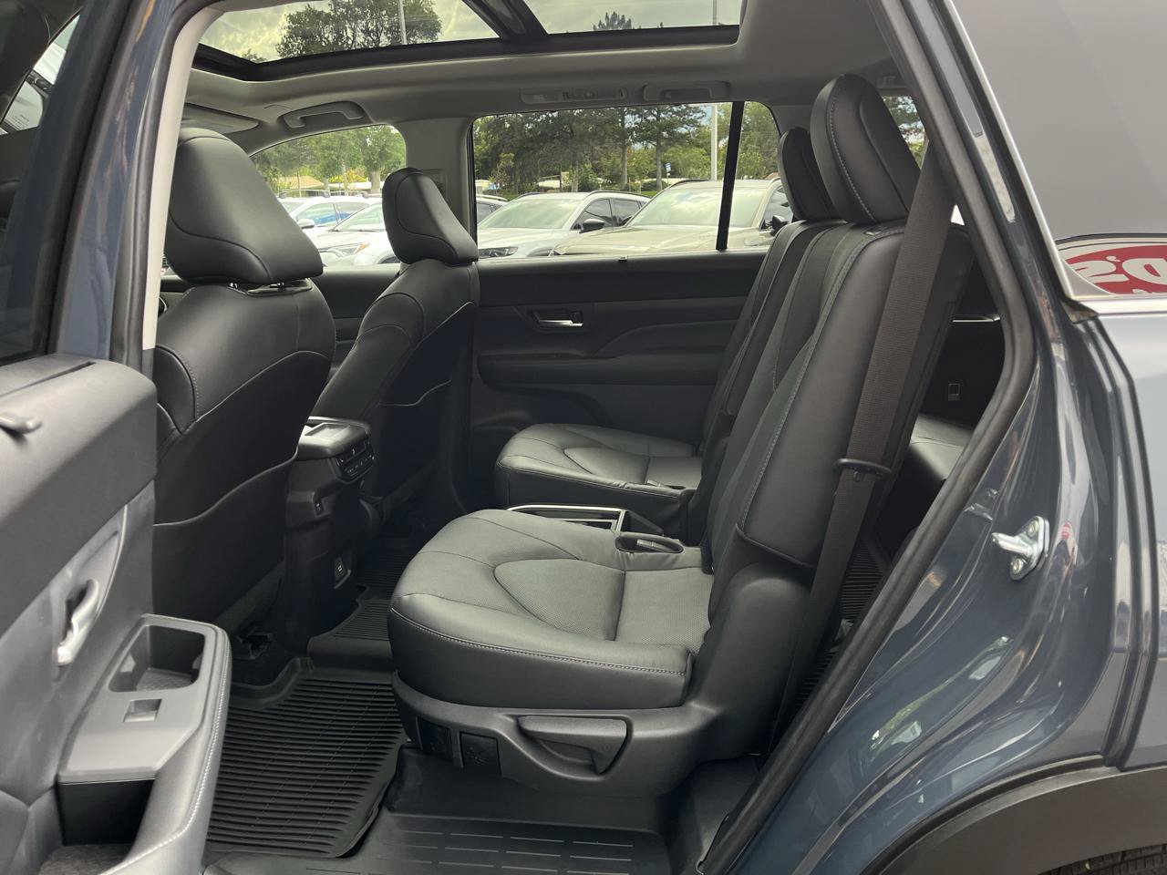 Used 2024 Toyota Grand Highlander AWD image 5