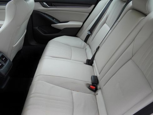 Used 2018 Honda Accord Touring image 33