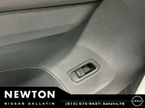 Used 2025 Volkswagen Atlas SE FWD image 37
