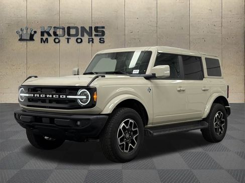 New 2025 Ford Bronco Outer Banks image 1