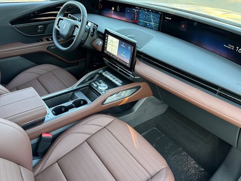 New 2026 Lincoln Nautilus Reserve w/ Jet Appearance Package image 13