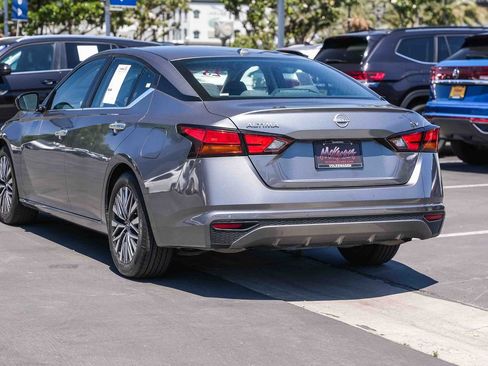 Used 2023 Nissan Altima 2.5 SV FWD image 8