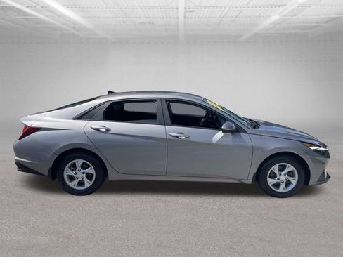 Used 2023 Hyundai Elantra SE FWD image 5