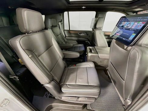 Used 2026 GMC Yukon XL Denali w/ Denali Reserve Package AWD/4WD image 30
