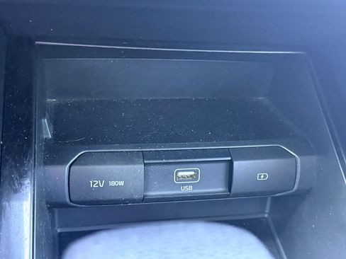 Used 2020 Kia Telluride LX FWD image 17
