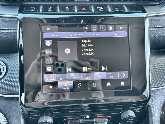 Used 2024 Jeep Grand Cherokee Laredo RWD image 16