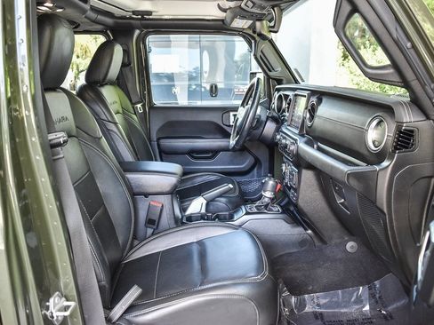 Used 2022 Jeep Wrangler Unlimited Sahara image 14