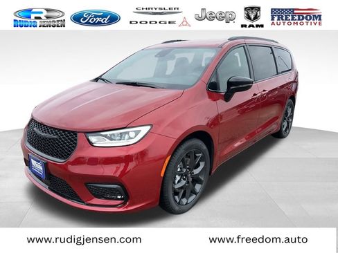 New 2026 Chrysler Pacifica Select image 12