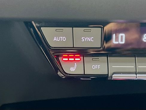 Used 2024 Audi Q4 e-tron Prestige w/ Black Optic Package image 21