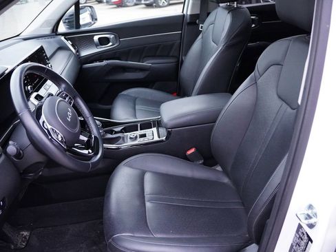 Certified 2022 Kia Sorento SX image 4