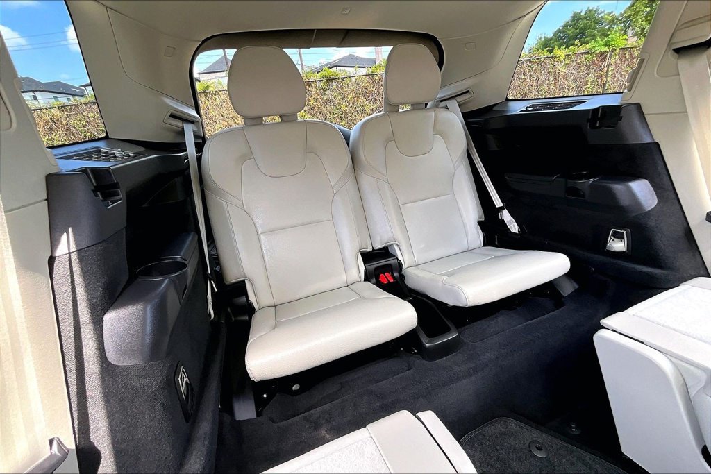 Certified 2025 Volvo XC90 B6 Plus w/ Protection Package AWD/4WD image 38