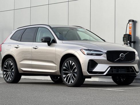 New 2026 Volvo XC60 T8 Ultra w/ Protection Package Premier AWD/4WD image 7