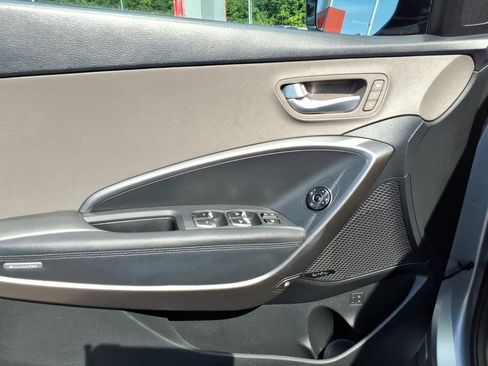 Used 2018 Hyundai Santa Fe Limited FWD image 3