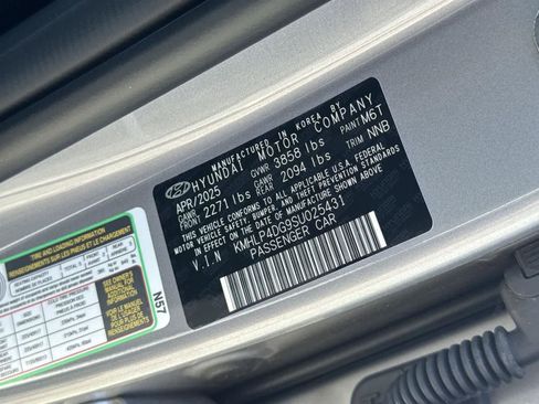 New 2025 Hyundai Elantra Limited image 7