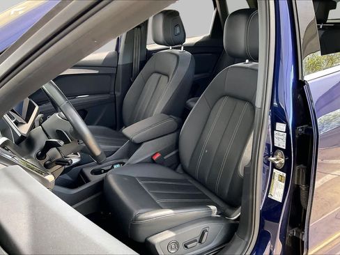 Used 2023 Audi Q4 e-tron Premium Plus w/ Premium Plus RWD image 7