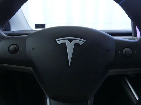 Used 2020 Tesla Model Y Long Range AWD/4WD image 19