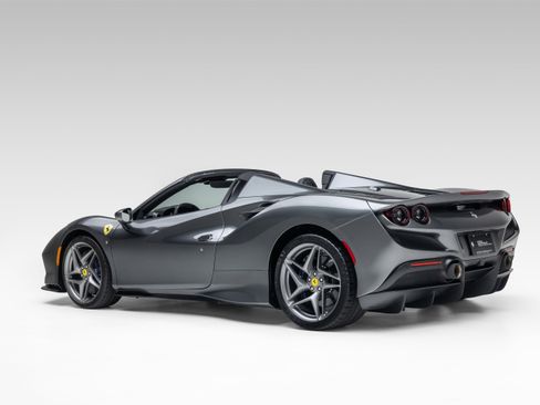 Certified 2022 Ferrari F8 Tributo RWD image 13