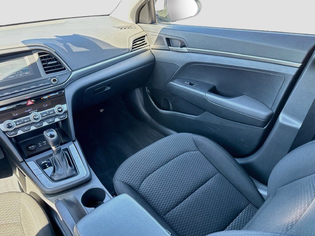 Used 2020 Hyundai Elantra SE w/ Cargo Package (C1) FWD image 27