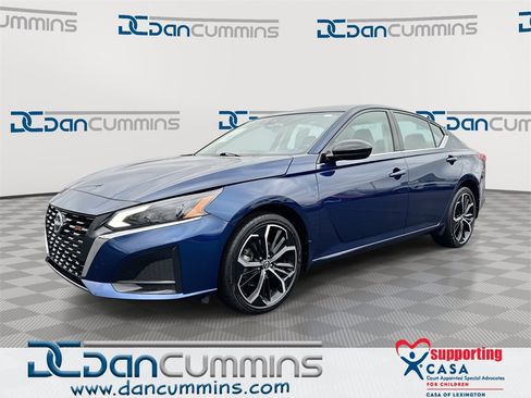 Used 2023 Nissan Altima 2.5 SR image 1