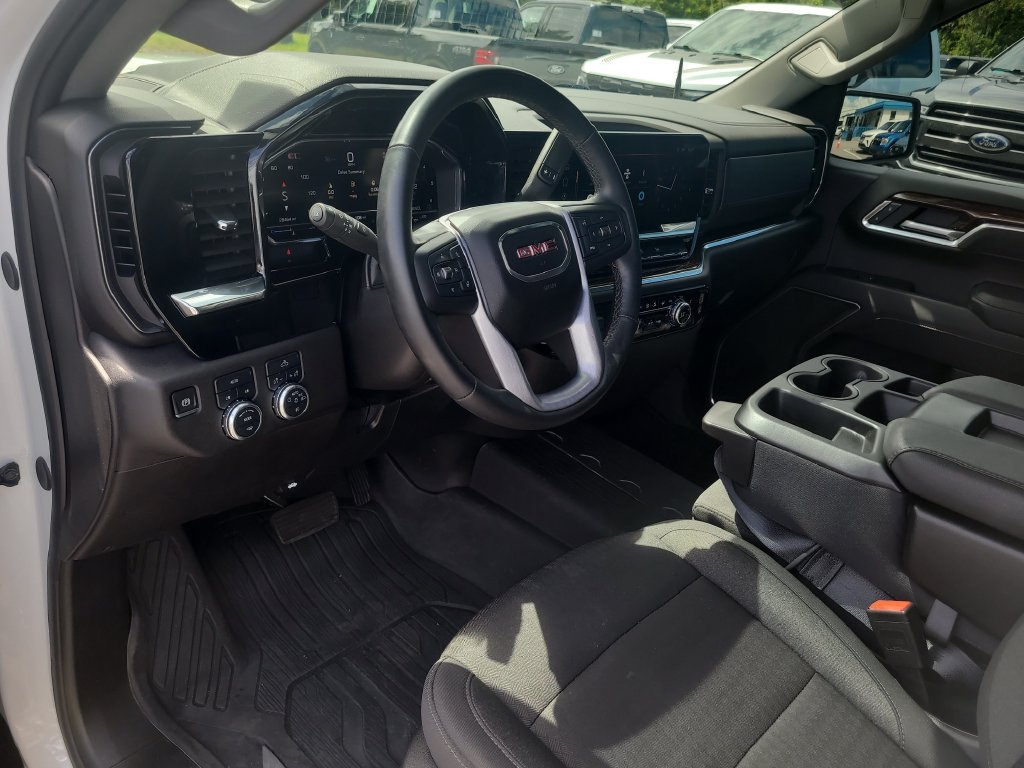 Used 2025 GMC Sierra 1500 Elevation w/ LPO, Elevation Black Package AWD/4WD image 15