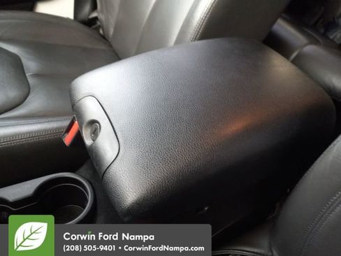 Used 2016 Jeep Wrangler Unlimited Sahara w/ Connectivity Group image 18