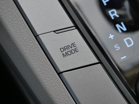 Used 2019 Hyundai Elantra SEL image 27