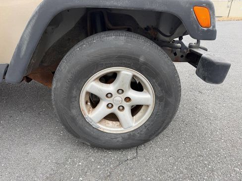 Used 2004 Jeep Wrangler Sport w/ 30" Tire & Wheel Group image 13