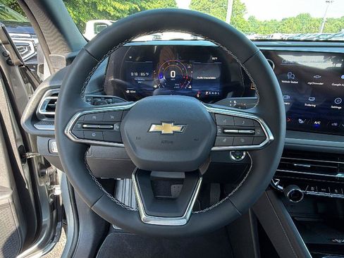New 2026 Chevrolet Traverse LT w/ Sun and Wheel Package FWD image 25