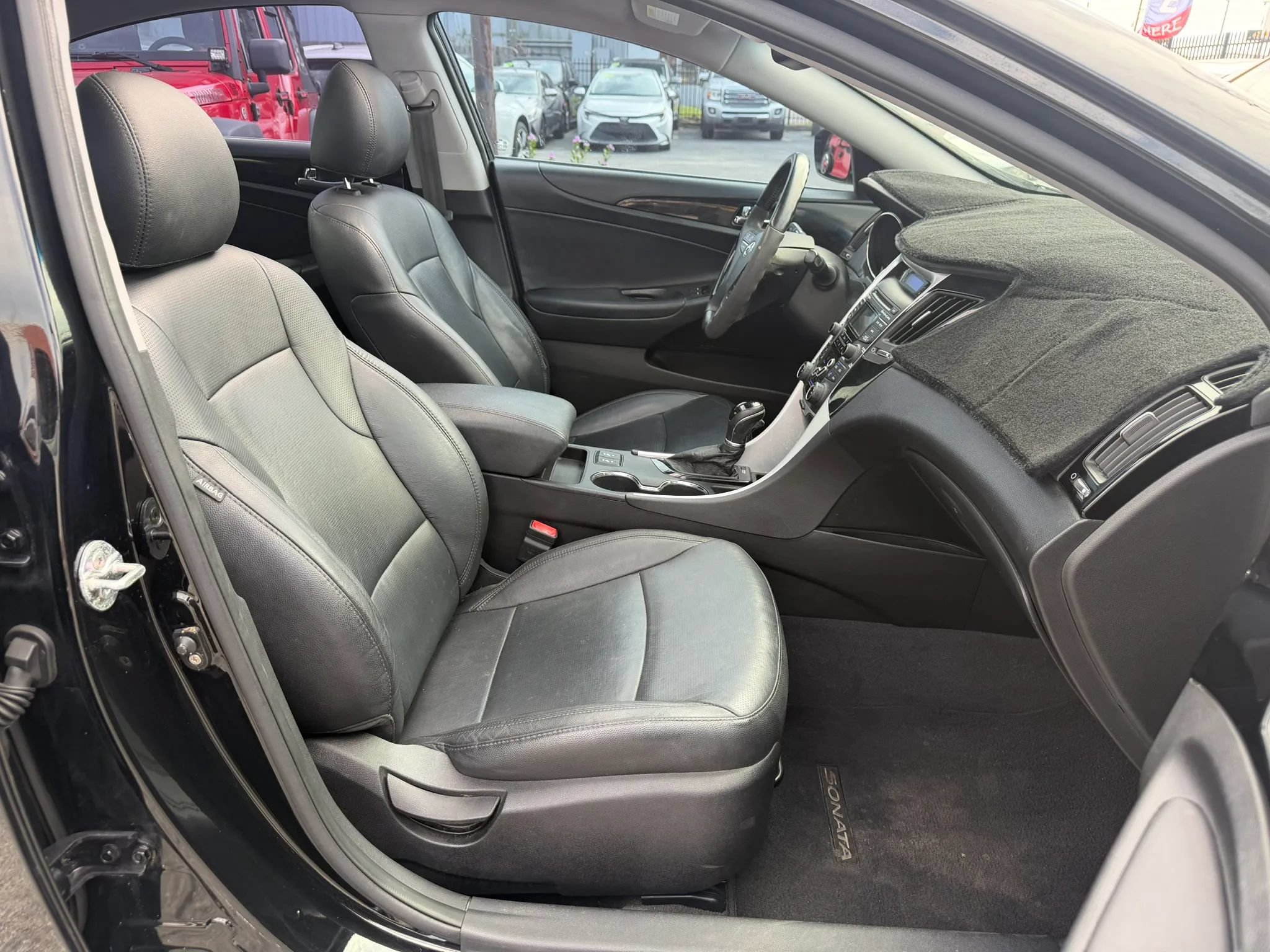 Used 2012 Hyundai Sonata Limited FWD image 11