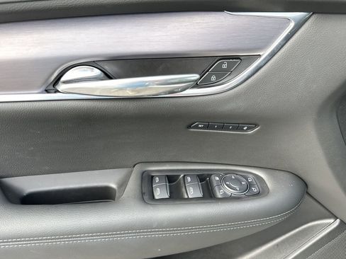 New 2025 Cadillac XT6 Luxury image 11