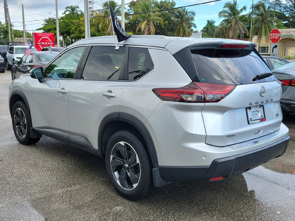 Certified 2024 Nissan Rogue SV w/ SV Premium Package FWD image 11