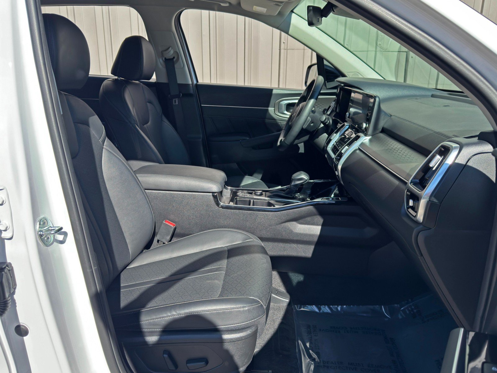 Used 2023 Kia Sorento SX AWD/4WD image 15