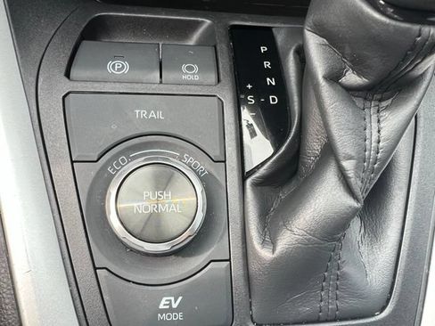 Used 2024 Toyota RAV4 XSE AWD/4WD image 22