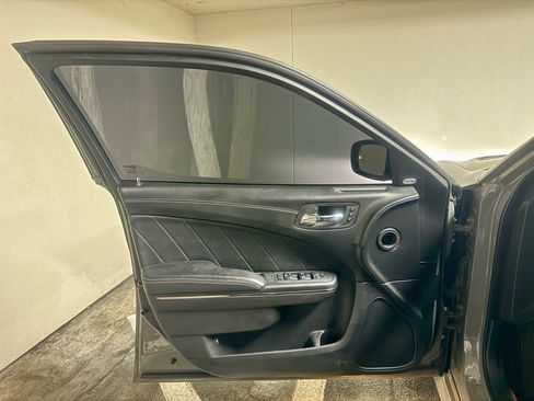 Used 2019 Dodge Charger SRT Hellcat w/ Navigation & Travel Group image 13